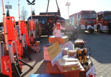 Oficjalne przekazanie sprzętu zakupionego z Programu Ochrony Ludności i Obrony Cywilnej  na lata 2025-2026